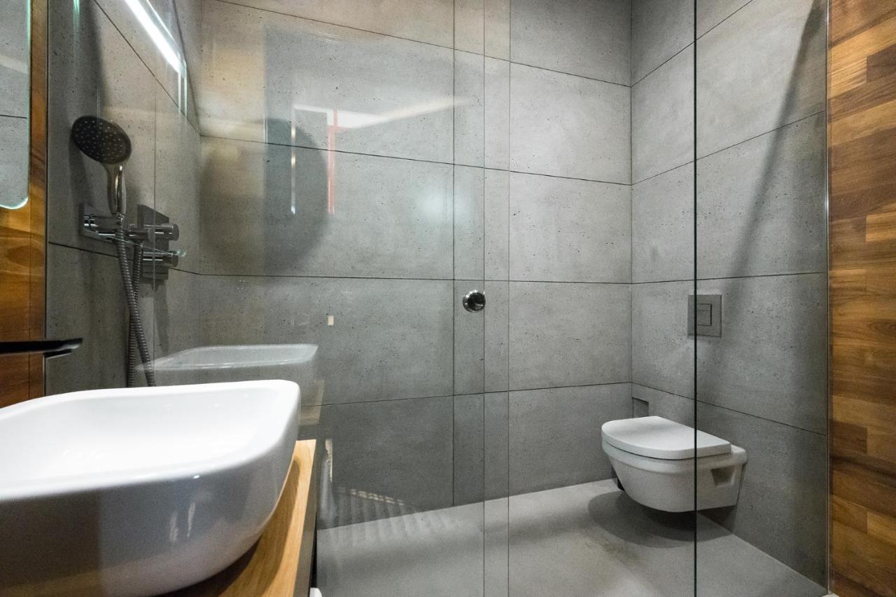 Goldfinger 3-Bed Unique Apartment In The Heart Of Podgorze Cracóvia Exterior foto